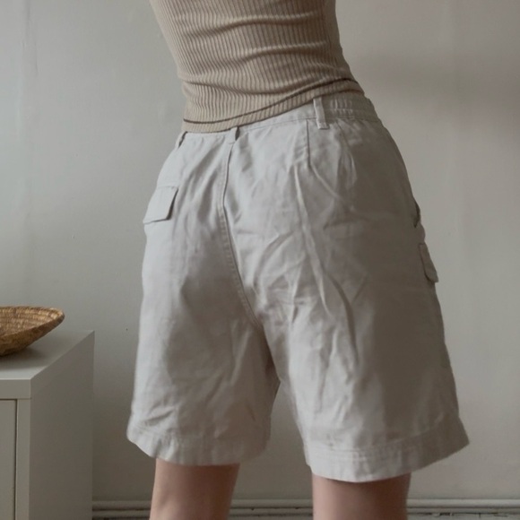 Vintage WindRiver Cargo Shorts β Beige Utility Y2K (Size 10, Oversized Fit) - Picture 2 of 6